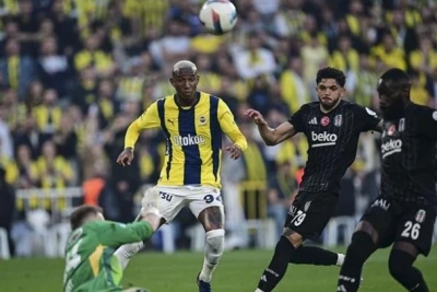 "Beşiktaş", "Fenerbahçe" Karşısında Galip Geldi